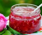 Вишукане варення з пелюсток троянд